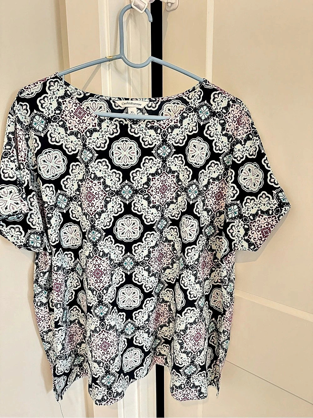 Croft & Barrow Geometric Short Sleeve Blouse in Black & Pink XL